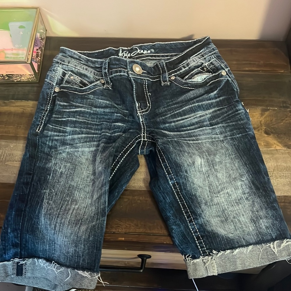 Ariya Bermuda shorts
